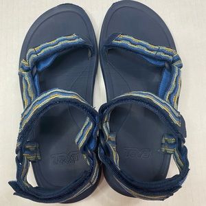 TEVA Sandals Big Kid’s Hurricane XLT 2